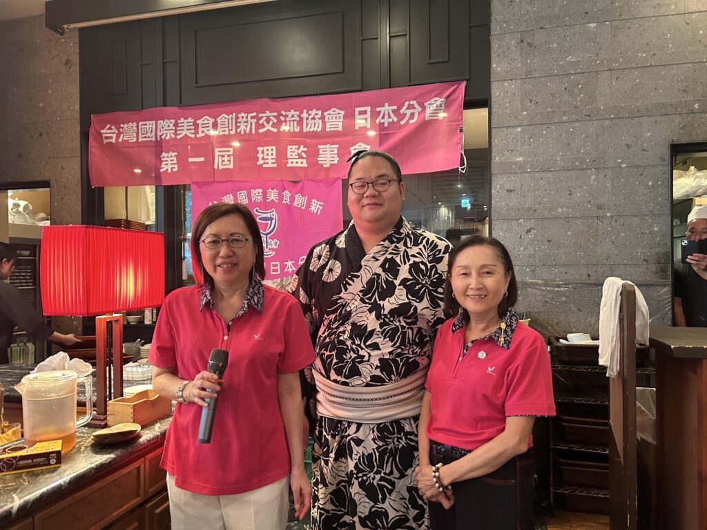 介紹理事第二代東白龍相撲選手