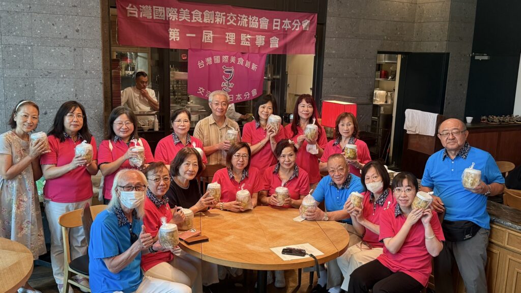 參加豆腐乳製作的成員們