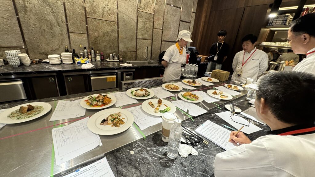 參賽者料理說明(圖/台灣新聞提供)